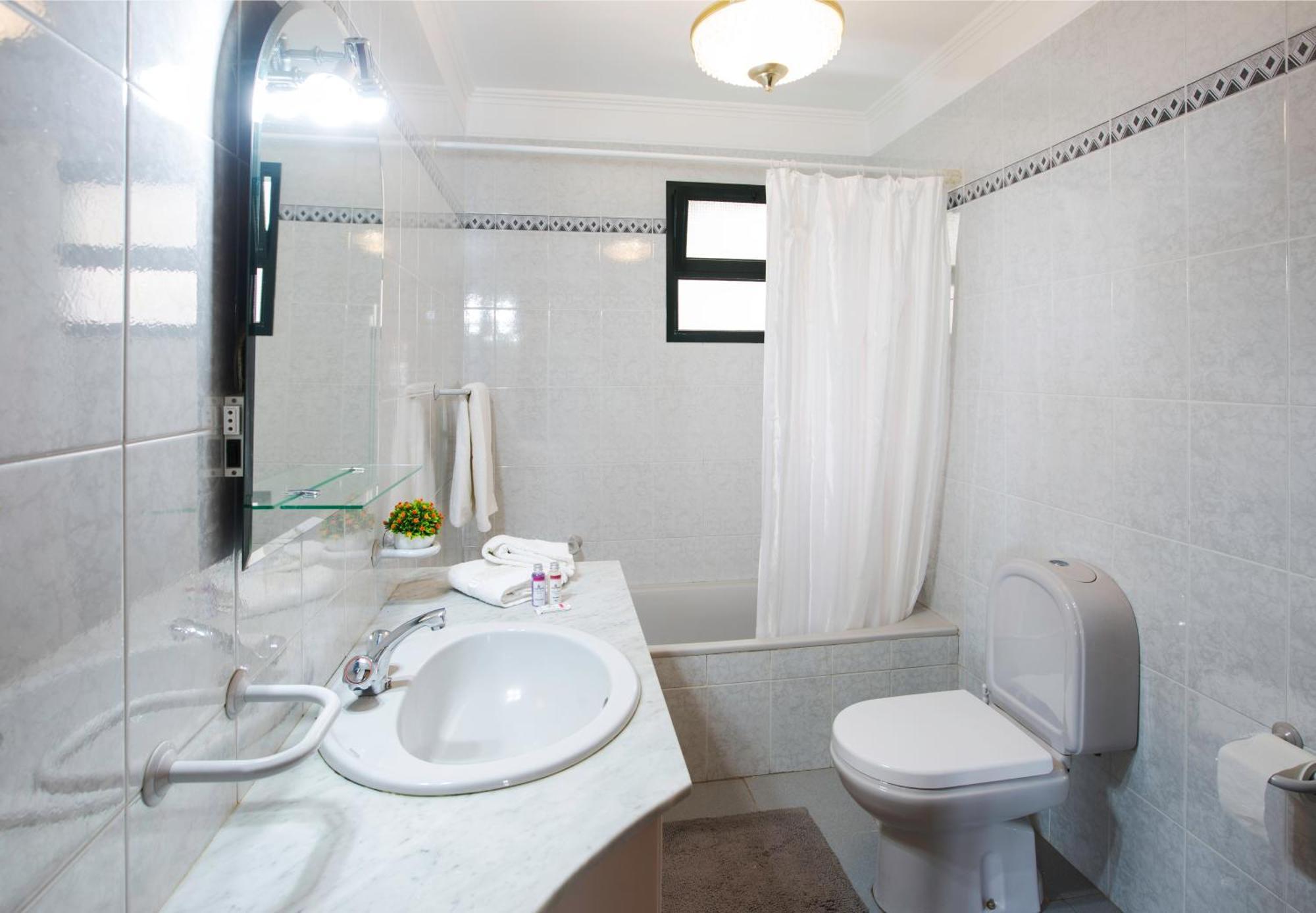 Charming Apartments In Funchal - Sao Goncalo Номер фото